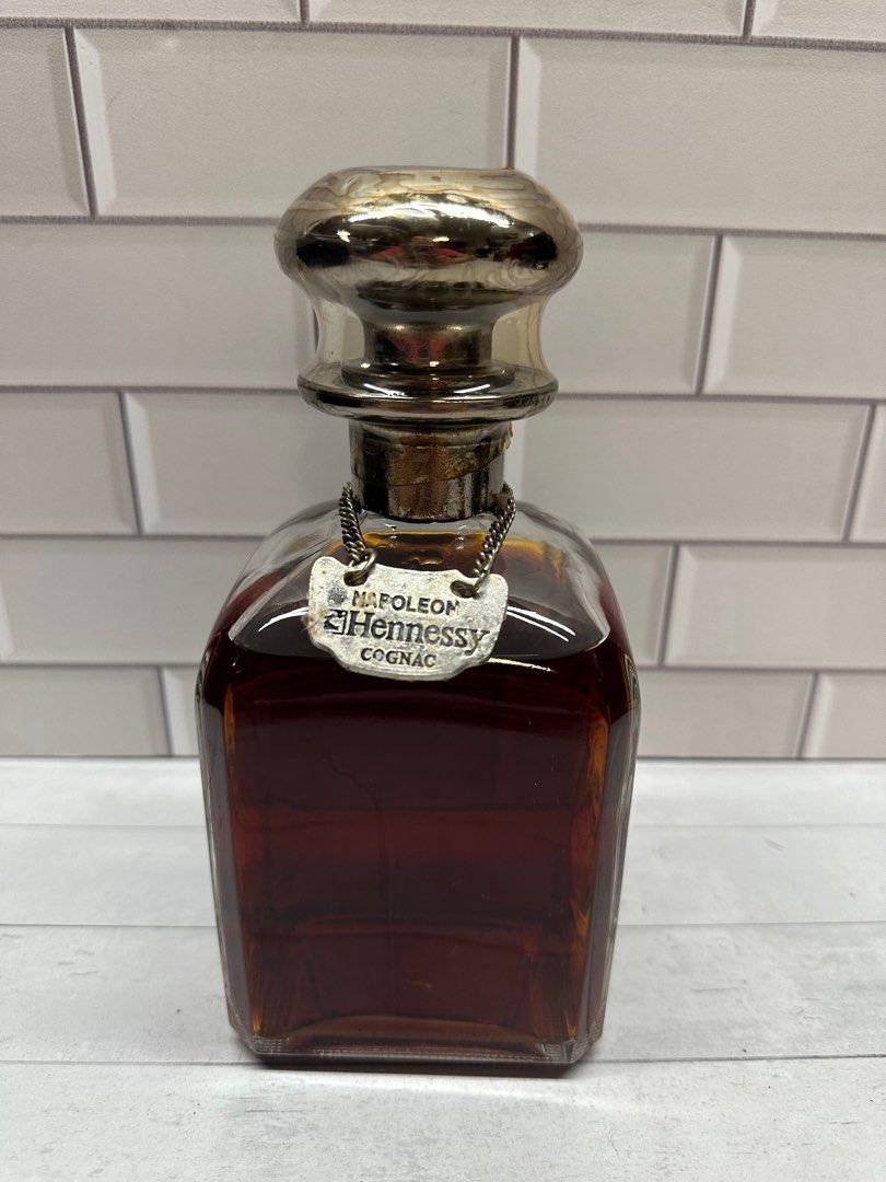 福袋 公式 嘢食& 運輸途中曾漏酒（特惠價，勿議）, 700ml Top Silver Napoleon 80年代軒尼詩銀頭拿破崙Hennessy 嘢飲, Carousell 酒精飲料-  ブランデー