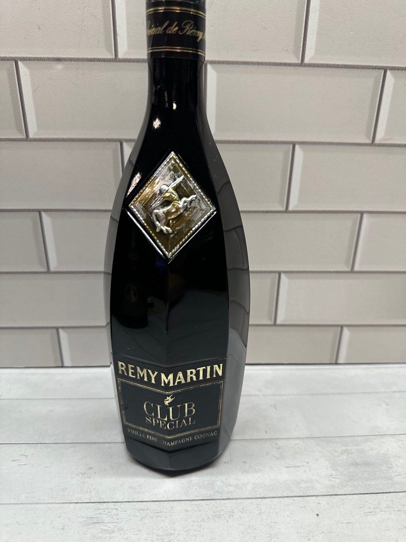 80年代人頭馬Club黑角瓶Remy Martin Club Special 700ml (特惠價