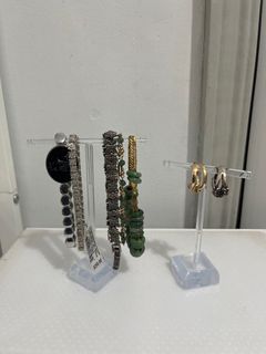 Acrylic jewelry stand/organizer pair