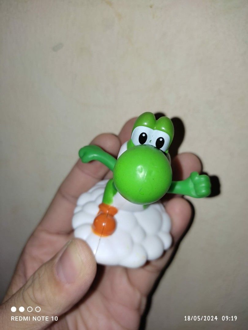 Lot Figurines Super Mario Bros McDonald's - Yoshi Et Luigi - Édition Rare à Collectionner