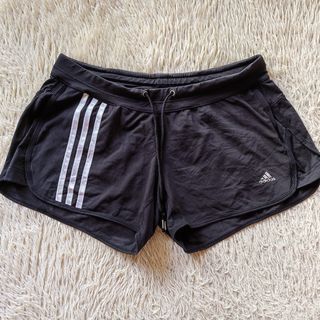 Adidas sports shorts (M)