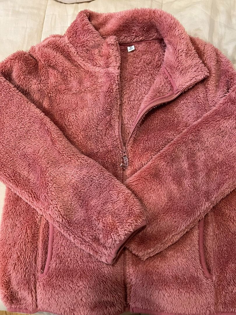 Assorted Kids' Sweaters (Category: Babies & Kids Fashion) located in Makati City. Submitted by andre_esque (Listing ID 1304179676, Image 1). Description: Assorted girls'/kids' sweaters. 400 each, or take all for 1500. Sizes indicated picture after full photo..