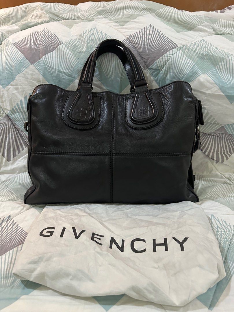 Authentic Givenchy bag (Category: Luxury Bags & Wallets) located in Paranaque City. Submitted by lovebrand (Listing ID 1304256359, Image 1). Description: Men’s bag Can fit computer With dustbag.