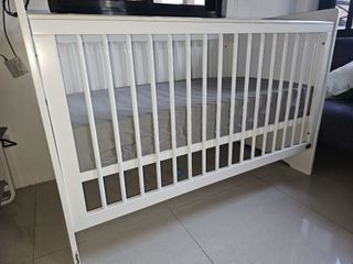 Baby Crib (Cuddlebug Brand) Preloved