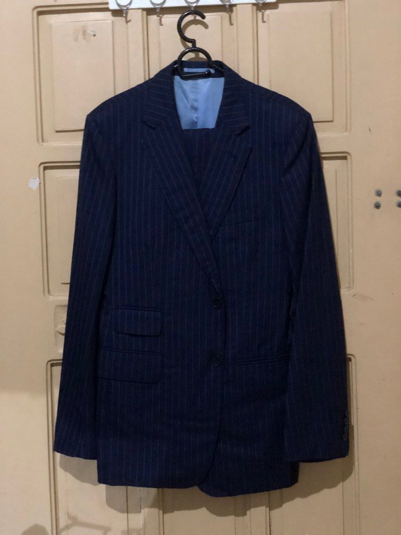 Badr Sabban Mens Coat (Category: Coats, Jackets and Outerwear) located in Caloocan City. Submitted by binsent11 (Listing ID 1304145310, Image 1). Description: Size L to XL Complete set with pants Waist line - 35 Length - 45.