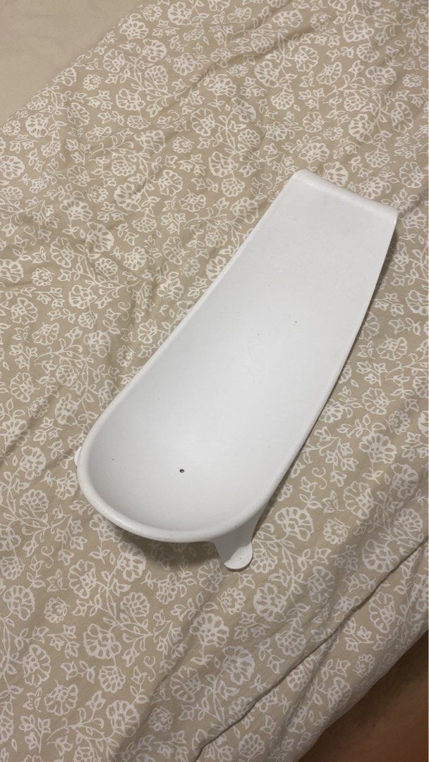 Bath support (Category: Bathtub & Bath Accessories) located in Singapore. Submitted by rtta89 (Listing ID 1304123118, Image 1). Description: .