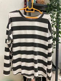 (Category: ) located in . Submitted by wander.wardrobe (Listing ID 1304235836, Image 1). Description: .