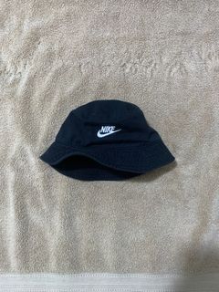 Black Nike Club Bucket Hat