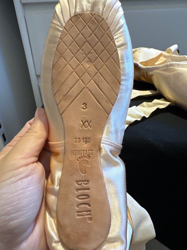 Bloch Heritage Ballet Pointe Shoes (Category: Flats) located in Singapore. Submitted by iamserenagoh (Listing ID 1304188975, Image 3). Description: Size 3, XX. Bought from Japan Chacott Never wear before. Bought extra. Ribbon sewn on.