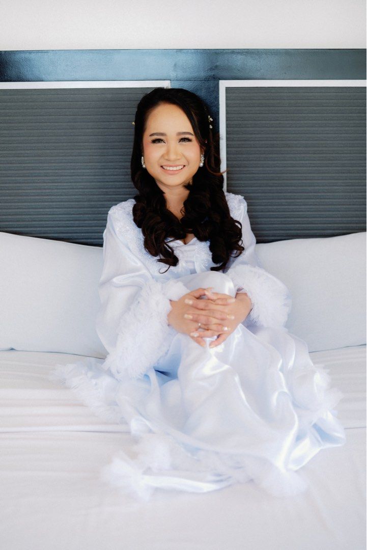 BRIDAL ROBE (1.5k only) NEGOTIABLE (Category: Undergarments & Loungewear) located in Valenzuela. Submitted by hanahdave (Listing ID 1304120028, Image 3). Description: Bridal Robe with inner: selling for 1.5k (without inner 1k) bought separately..