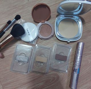 Bundle make up issy&co powder & eyeshadow trio, maybelline lash,  tarte blush, make up brushes