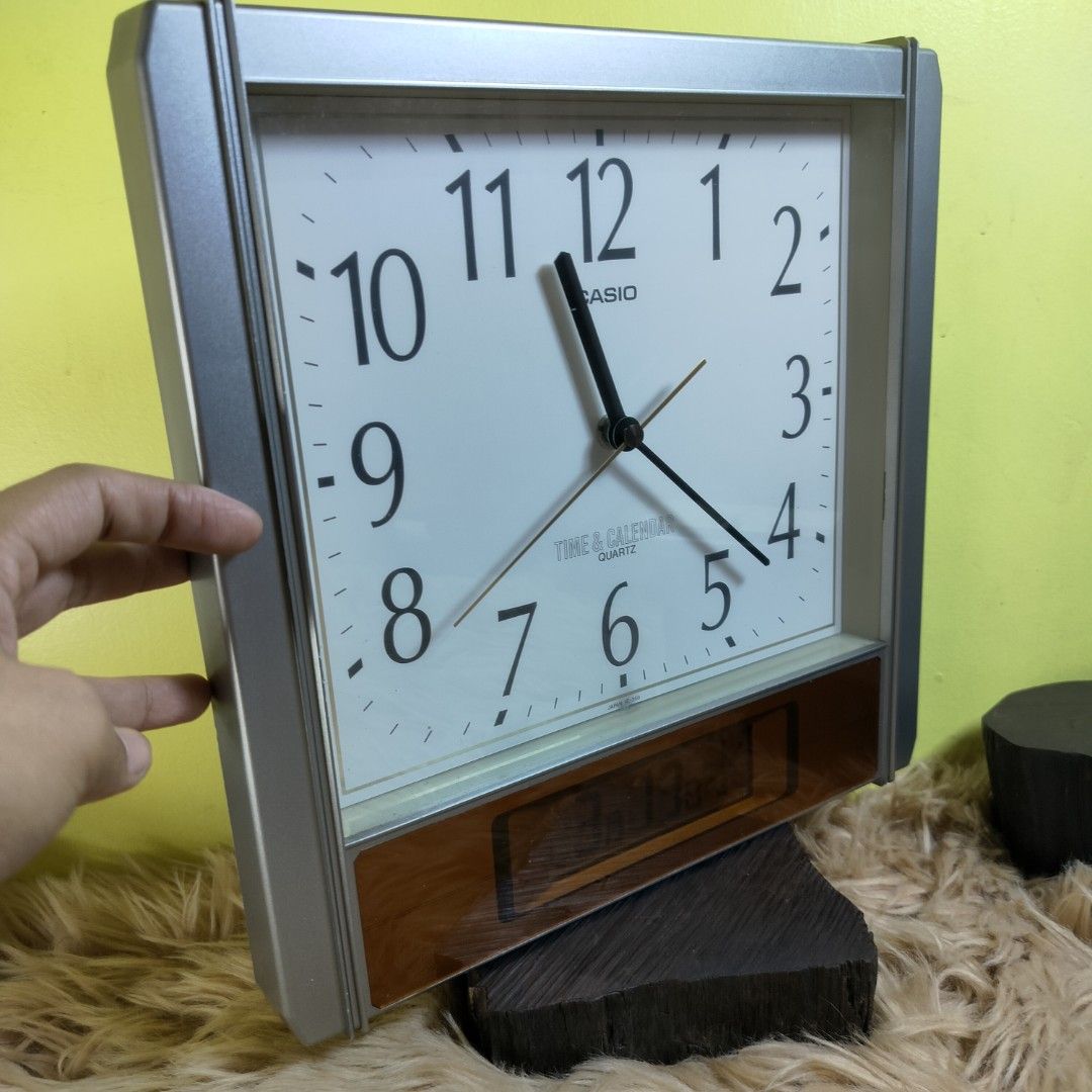CASIO TIME AND CALENDAR VINTAGE WALL CLOCK (Category: Clocks) located in Baao. Submitted by all.things.japan (Listing ID 1304271902, Image 3). Description: GIANT CITIZEN WALL CLOCK VGC P2,500.00 Add SF Dimensions: 14.0 x 14.0 x 1.0 inch 1 pc. Available Comment Mine or DM for order MOP: GCash/PNB/LBP/Palawanpay/Seabank Please note that colors may vary due to lighting condition and camera settings. #oriental #japan #japansurplus #vintage #collectib