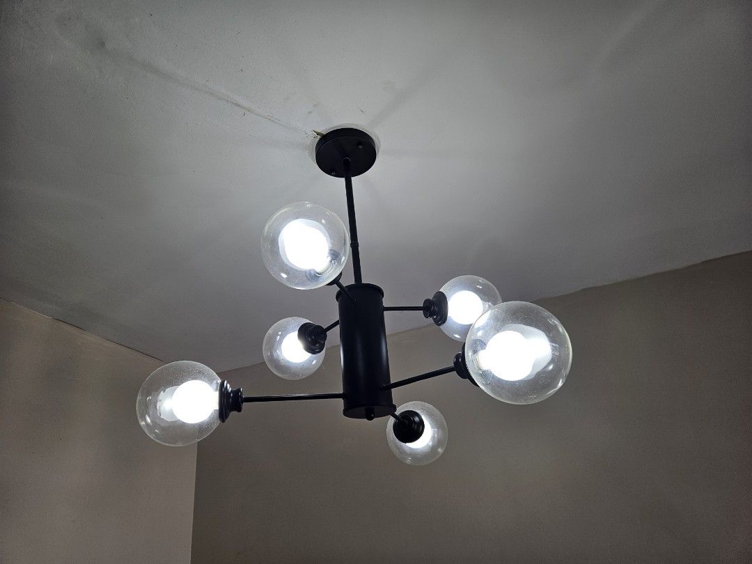 Ceiling light (Category: Lighting) located in Singapore. Submitted by getmegoodies (Listing ID 1304094845, Image 1). Description: .