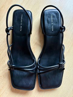 Charles & Keith black 1.5” heels