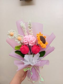 crochet flower bouquet (daisy, carnation, tulip, sunflower, lavander)