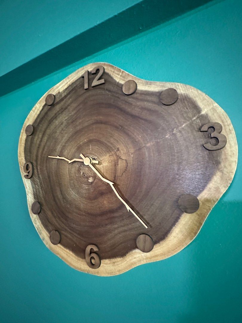 Customised Solid Wood Clock (Category: Clocks) located in Singapore. Submitted by salvador_dali (Listing ID 1304098915, Image 2). Description: Unique and no-lookalike solid wood log as clock face Quartz movement powered by battery Wooden Clock markers and hands One unique clock that will be truly the talking piece in your home ! Pre-order 2 weeks Price includes installation.