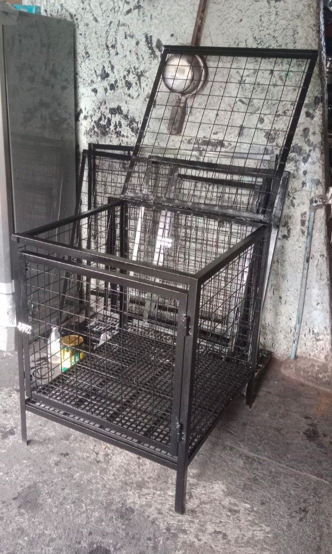 Dog Cage (Category: Homes & Other Pet Accessories) located in Cainta. Submitted by tinybubblesmadredecacao (Listing ID 1304142323, Image 1). Description: heavy duty dog cage brand new all sizes available 2x2x2 5 with mattings removable top pickup pasig greenpark or deliver via lalamove.
