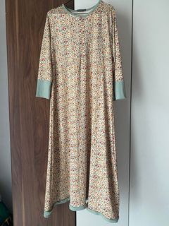 (Kategori: ) berada di . Dikirim oleh wearingoutfit (ID iklan 1304173301, Gambar 1). Deskripsi: .