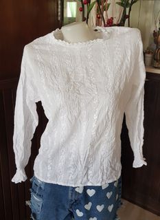 EMBROIDERED WHITE TOP