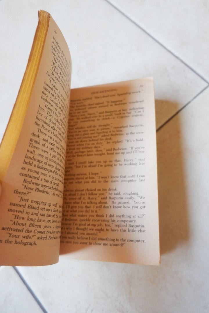 Eros Ascending by Mike Resnick (Category: Storybooks) located in Quezon City. Submitted by miletdeclutters (Listing ID 1304105553, Image 3). Description: mass market paperback yellow edges no writings/highlights heavy creases on spine Published by Signet (First Printing, 1984) ISBN 0-451-13255-6.