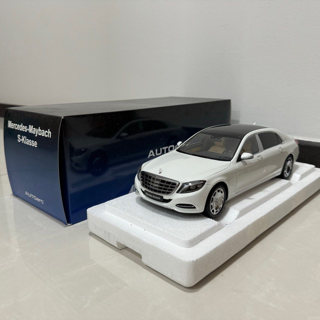 Factory Defected 1:18 AutoArt Mercedes Maybach S Class (White