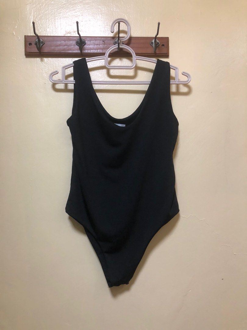 Fhilar Apparel Bodysuit (Category: Sleeveless) located in Manila. Submitted by enndrelithe (Listing ID 1304142946, Image 1). Description: Selling my Fhilar Apparel V Neck Bodysuit, fits S-M frames! ❤️ for bigger busts I don't recommend this kasi napipipi nya yung boobs 🥺 You can checkout sa orange apP acc: @lilithehub ❤️ .