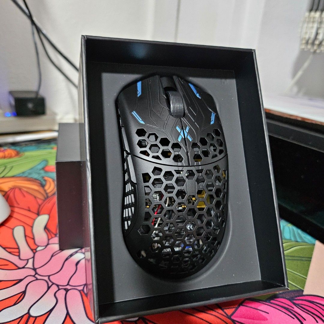 Finalmouse UltralightX Lion Phantom Medium, Computers & Tech 