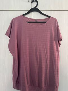 (Category: ) located in . Submitted by stylish_secondhand (Listing ID 1304149967, Image 1). Description: .