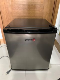 Fujidenzo Refrigerator (1.8 cubic feet)