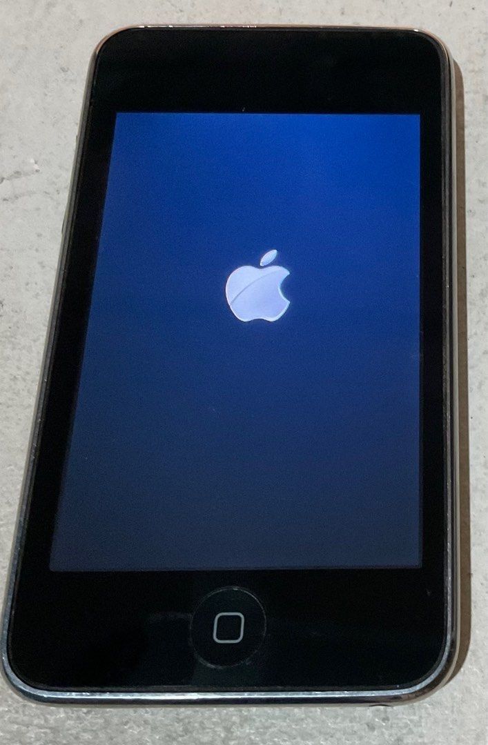 iPod Touch 2nd gen (Category: Portable Music Players) located in Makati City. Submitted by decluttering143 (Listing ID 1304256133, Image 2). Description: Good working condition.
