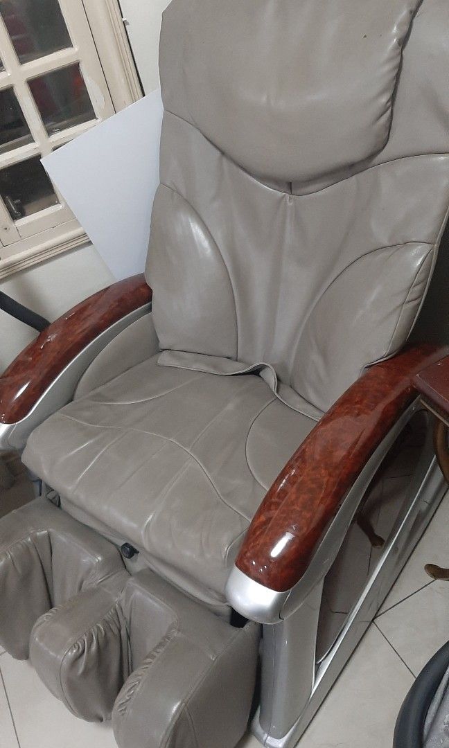 Isukoshi Massage Chair