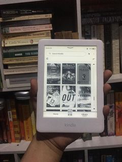 Kindle Basic 10th Gen in White 8gb (preloved)