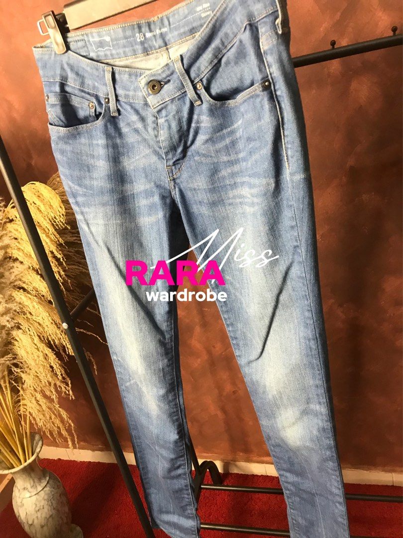 LEVI S Demi Curve Mid Rise Skinny 28