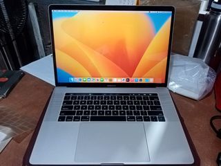MacBook Pro 2017 w/ FREEBIES