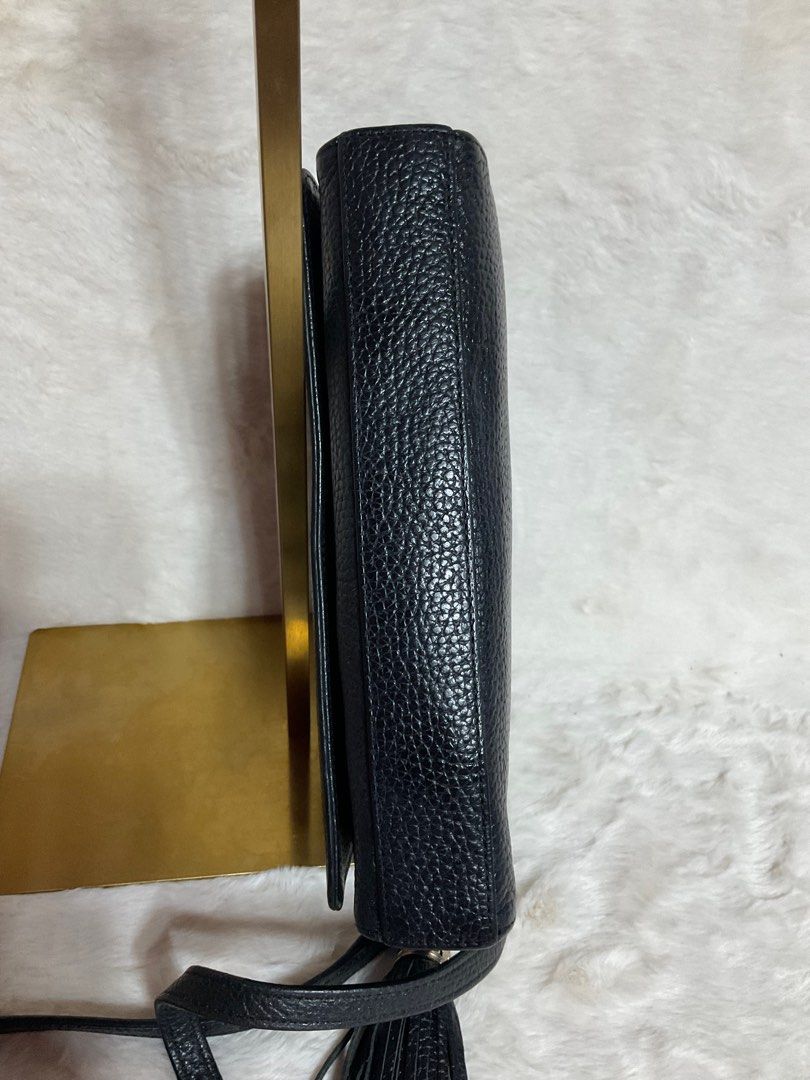Metrocity Sling Bag Small Preloved (Category: Luxury Bags & Wallets) located in La Trinidad. Submitted by naravincollections (Listing ID 1304267732, Image 3). Description: Has some signs of use but manageable Tarnished hardwares Selling low .