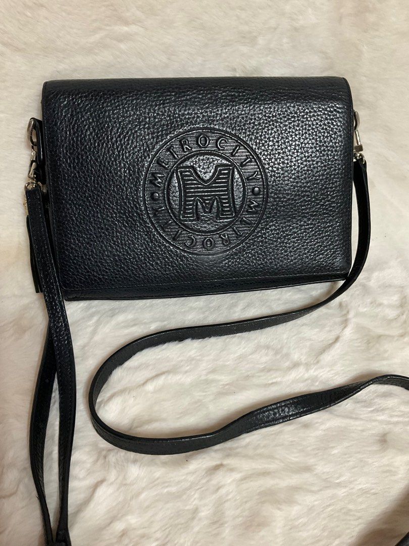 Metrocity Sling Bag Small Preloved (Category: Luxury Bags & Wallets) located in La Trinidad. Submitted by naravincollections (Listing ID 1304267732, Image 1). Description: Has some signs of use but manageable Tarnished hardwares Selling low .