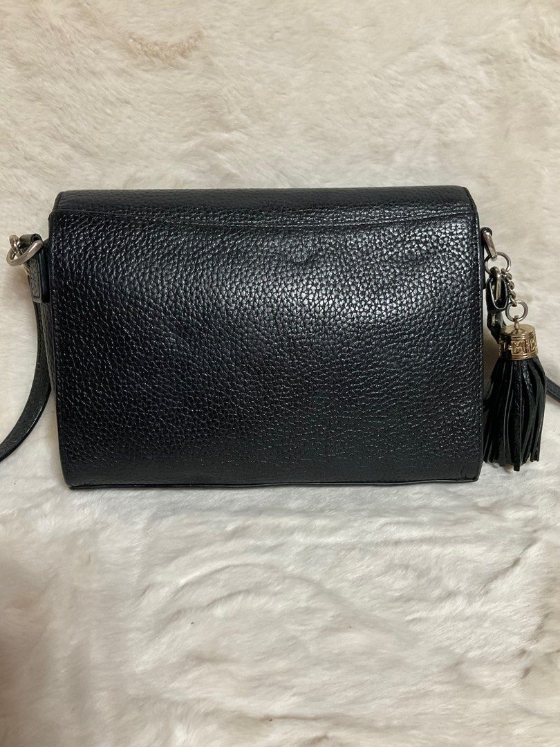 Metrocity Sling Bag Small Preloved (Category: Luxury Bags & Wallets) located in La Trinidad. Submitted by naravincollections (Listing ID 1304267732, Image 2). Description: Has some signs of use but manageable Tarnished hardwares Selling low .