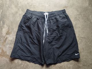 Nike Short 
Size Xl
Waist 33-38
Length 19
Exelent Condition
Price : 380 + Sf