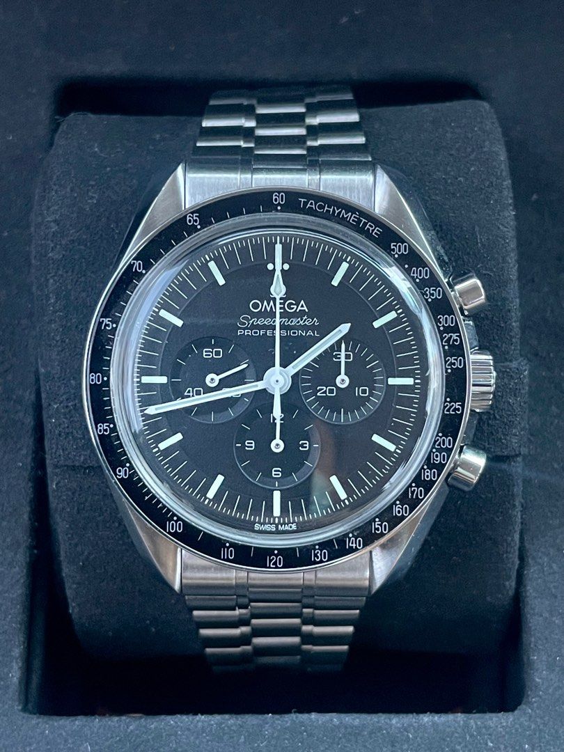 Omega Speedmaster “Moon watch” (Category: Luxury Watches) located in Manila. Submitted by watchguyph (Listing ID 1304175069, Image 1). Description: For Sale 344k Slightly negotiable Omega Speedmaster Moonwatch “Hesalite edition” 42mm Foreign AD 2024 Complete set 💯 Condition 10.10 Open to authentication 💯 **Below SRP 385k Pm for inquiries.