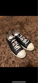 (Category: ) located in . Submitted by declutteringkween (Listing ID 1304191856, Image 1). Description: .
