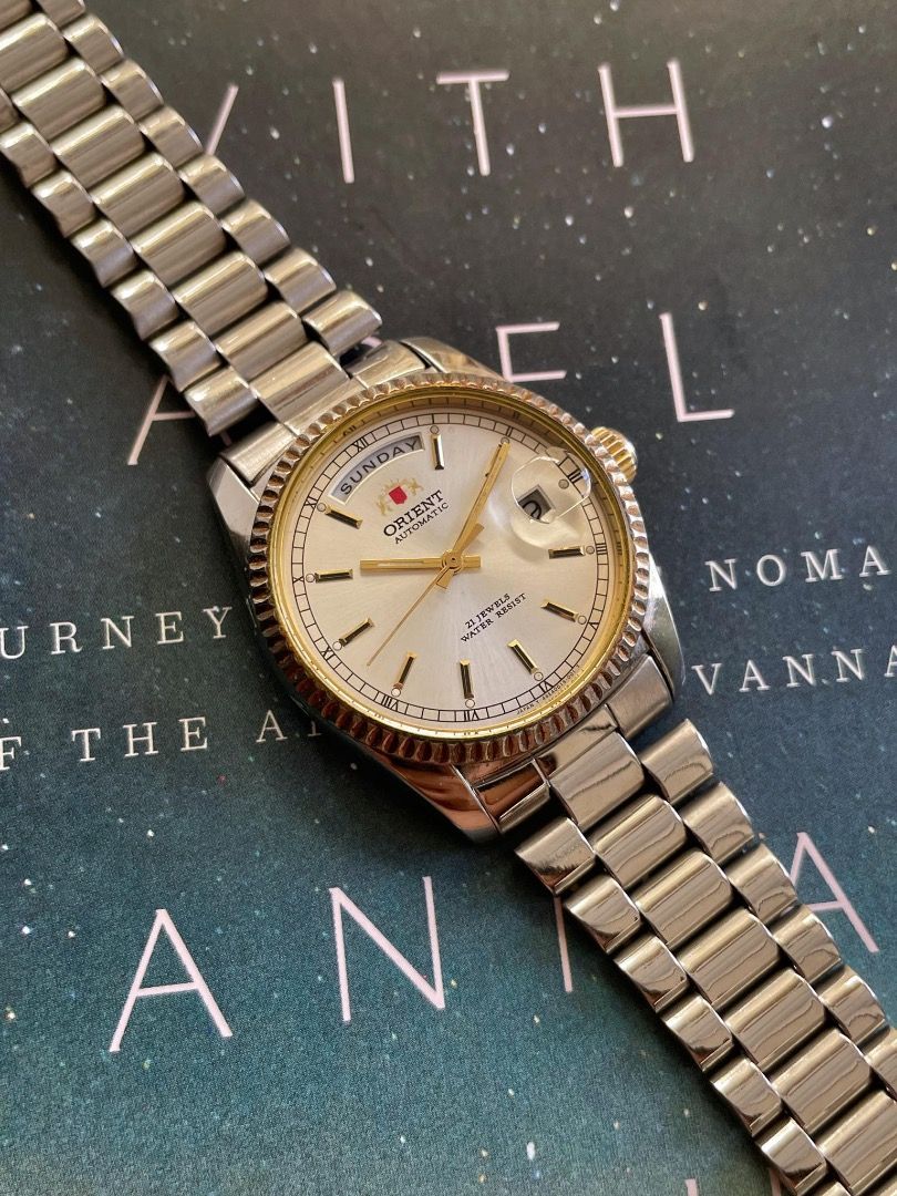 Rare Orient 1st Generation President Day Date Ref. 2EV03001W Stainless Steel Case Gold Fluted Bezel Sunburst Champagne Gold Dial Day Date