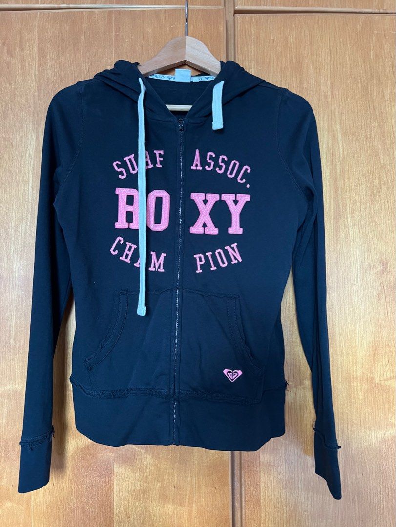 Roxy Jacket (Category: Coats, Jackets and Outerwear) located in Singapore. Submitted by mtyngz (Listing ID 1304112589, Image 1). Description: .