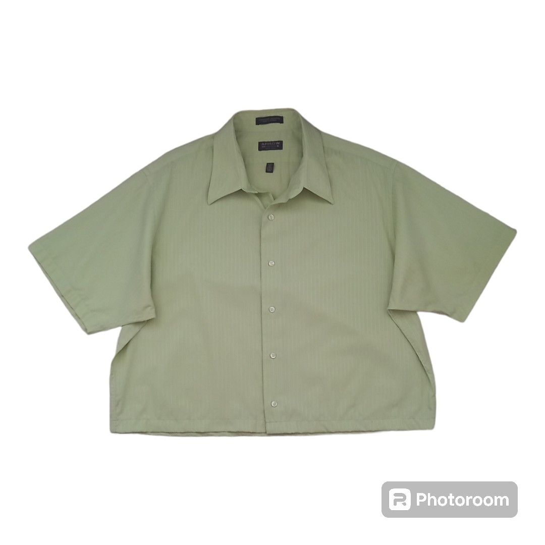 Sage Green Oversized Boxy Cropped Polo (Category: Formal Shirts) located in Legazpi City. Submitted by hewhodeclutters (Listing ID 1304110473, Image 1). Description: Sage Green Oversized Boxy Cropped Polo Size: Medium to XL Dimensions: Width - 24.5 inches Length - 24 inches Condition: 10/10 (Like New) Color may vary due to lighting but actual color is Sage Green. Mode of Payment: GCash Price is slightly negotiable so don't hesitate to make your o