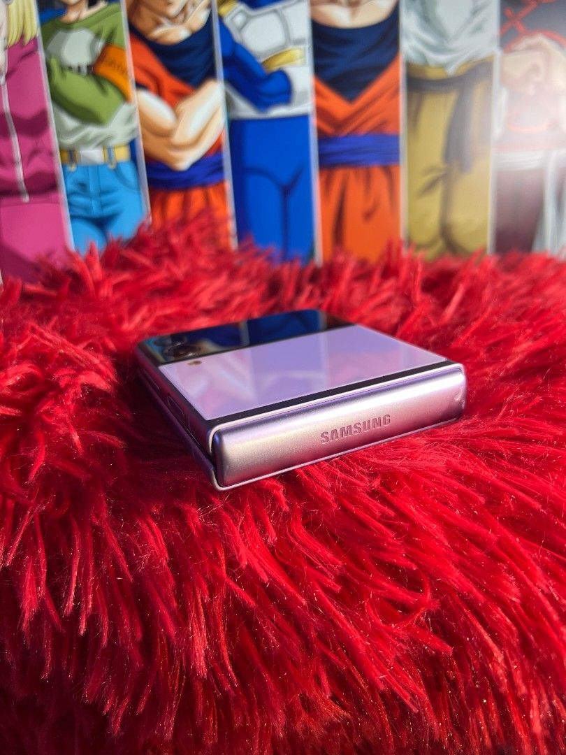 Samsung Z flip 3 (Category: Samsung) located in Quezon City. Submitted by mubrogadgets (Listing ID 1304147170, Image 3). Description: SUMMER SUPER SALE!!!🏖🏖☀️☀️ 🔥🔥🆕️SAMSUNG Z FLIP3 5G 256gb❤️❤️ 💸👌👉14500₱ only 🚩no issue 💯No other issue 👍no history of repair or issue ➡️Super linaw ng both camera ➡️Flagship Phone ➡️GAMING PHONE AND CAMERA PHONE ➡️HIGH QUALITY DISPLAY ➡️HIGH QUALITY PERFORMANCE ⏬️⏬️⏬️ QUICK SPECS ⏬️⏬️⏬️ • 256GB | 8GB • Fol