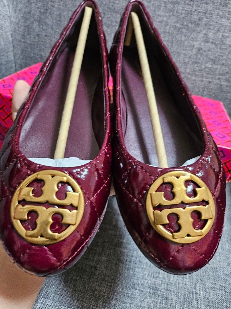 Tory Burch Chelsea Quilted Ballet Flat US8.5 (Category: Sneakers & Footwear) located in Marikina City. Submitted by ck5618 (Listing ID 1304098563, Image 2). Description: with paper bag.