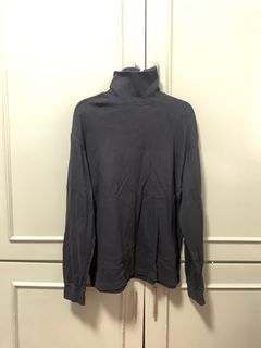 Turtleneck black sweater