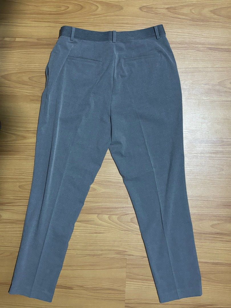 UNIQLO Gray Stretchable Office Pants, Women's Fashion, Bottoms, Other  Bottoms on Carousell