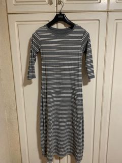 Uniqlo gray striped dress