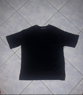 Uniqlo Pocket Crewneck t shirt black loose fit