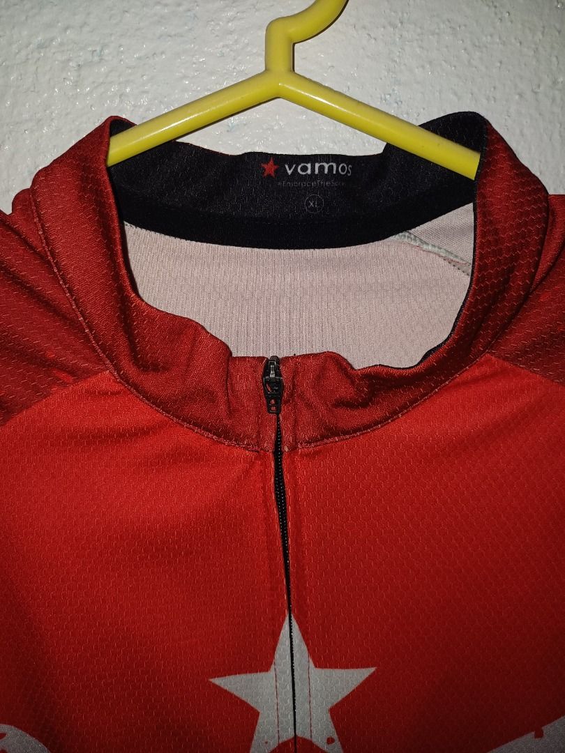 Vamos Jersey 1 XL (Category: Tshirts & Polo Shirts ) located in Subic. Submitted by EdwardC39 (Listing ID 1304187774, Image 2). Description: The item is in good condition with normal usage Chest 19.5 Length 28.5 RFS: Downsizing.